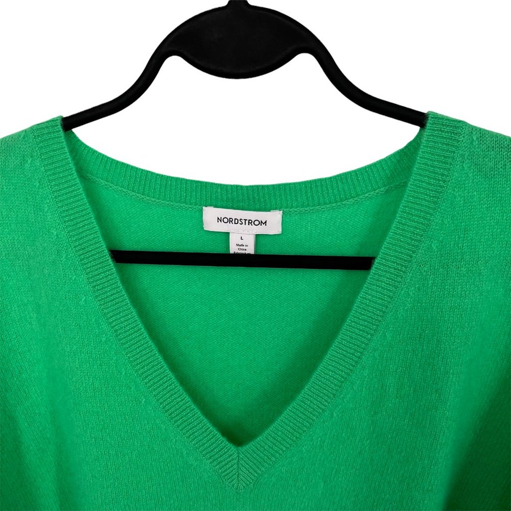 NWT Nordstrom 100% Cashmere Essential V-Neck Pullover Sweater Women's L Green - Picture 5 of 9
